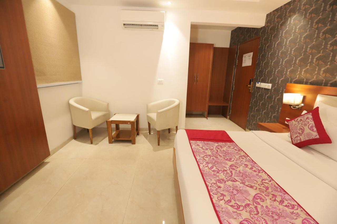Nh Skye Suites New Delhi Exteriör bild