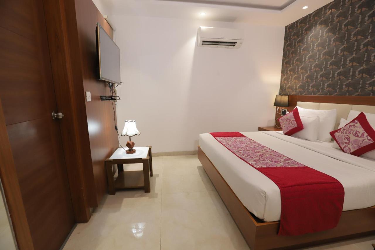 Nh Skye Suites New Delhi Exteriör bild