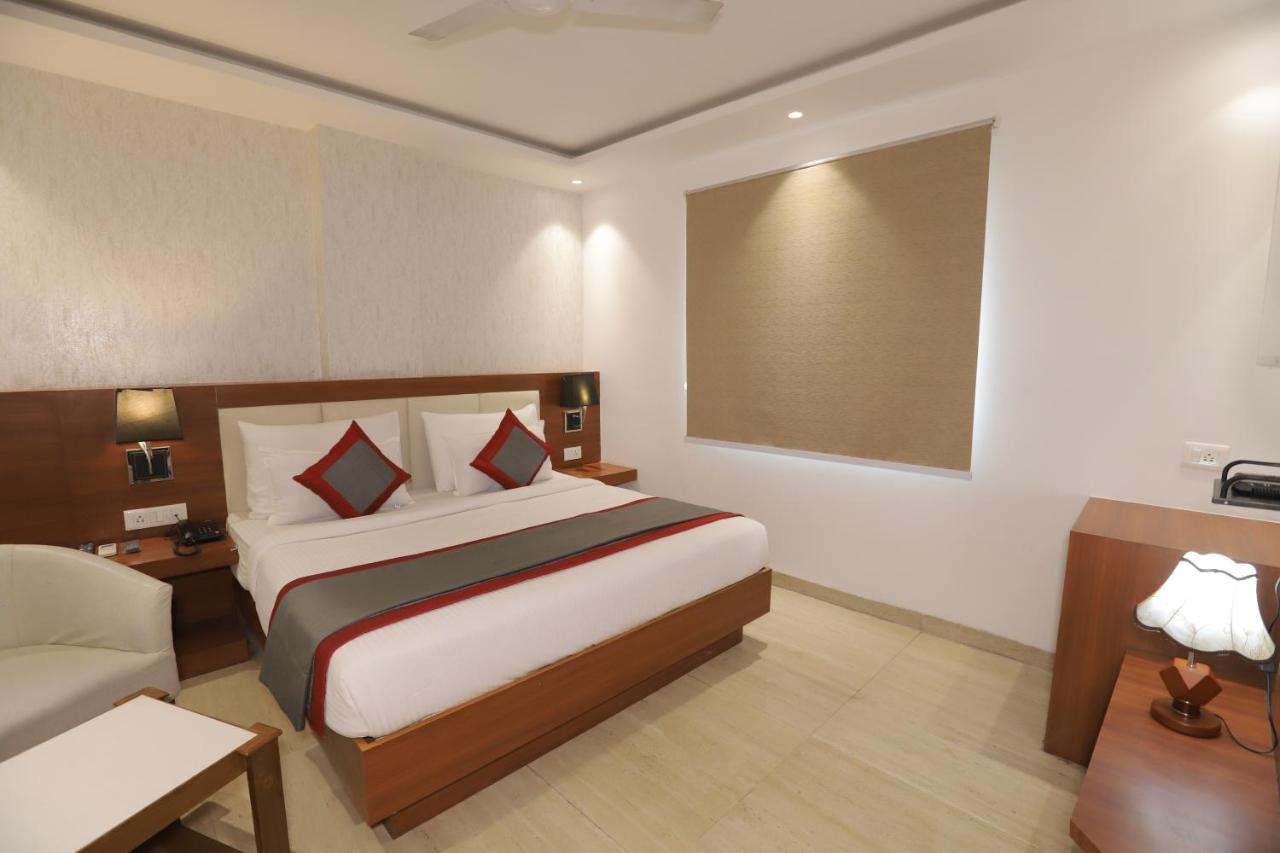 Nh Skye Suites New Delhi Exteriör bild
