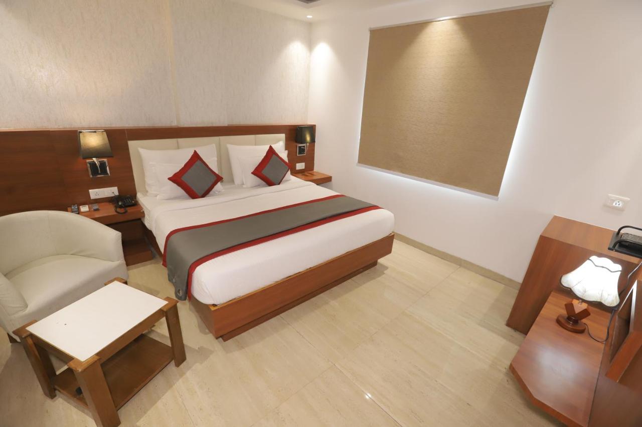 Nh Skye Suites New Delhi Exteriör bild