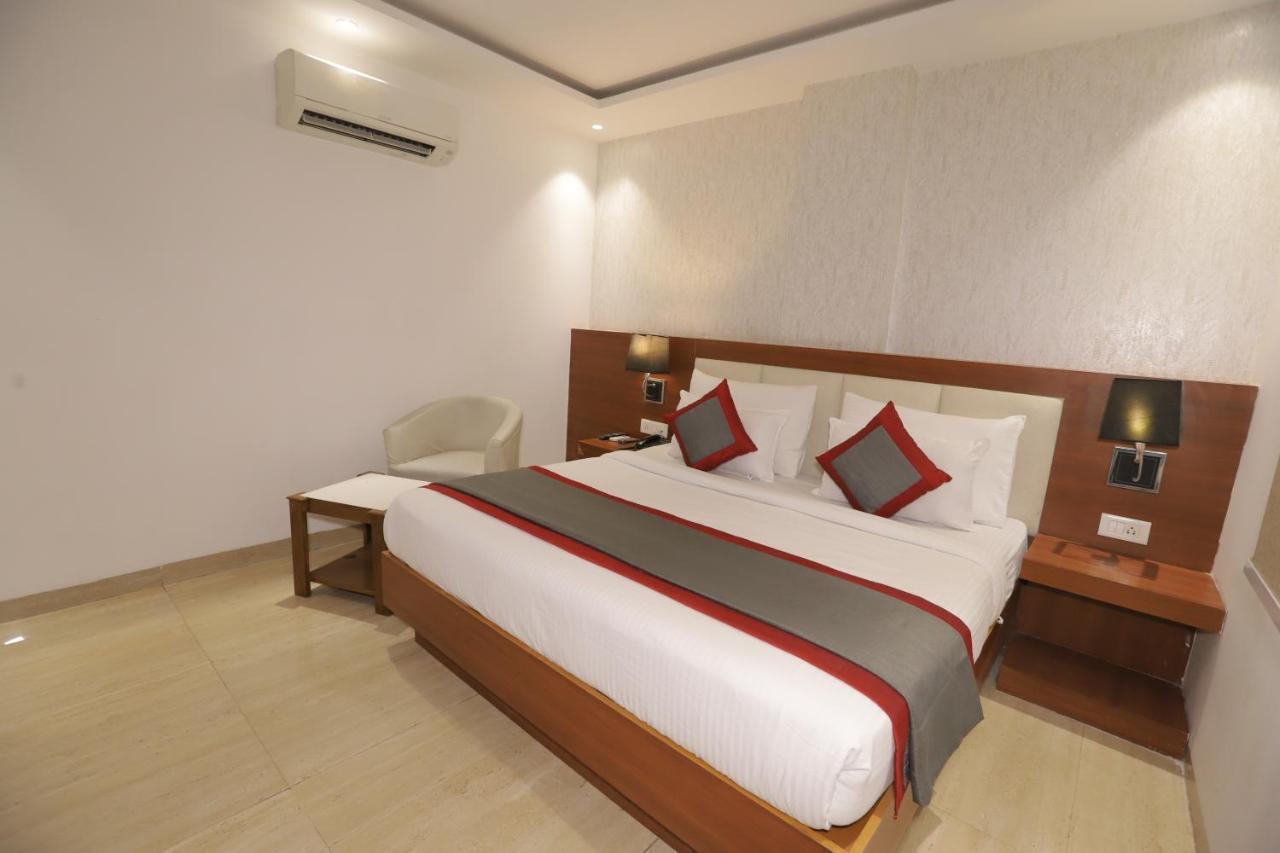 Nh Skye Suites New Delhi Exteriör bild