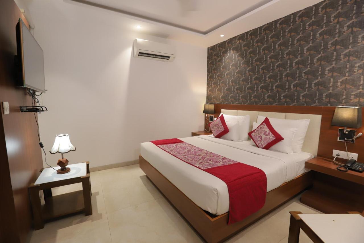 Nh Skye Suites New Delhi Exteriör bild