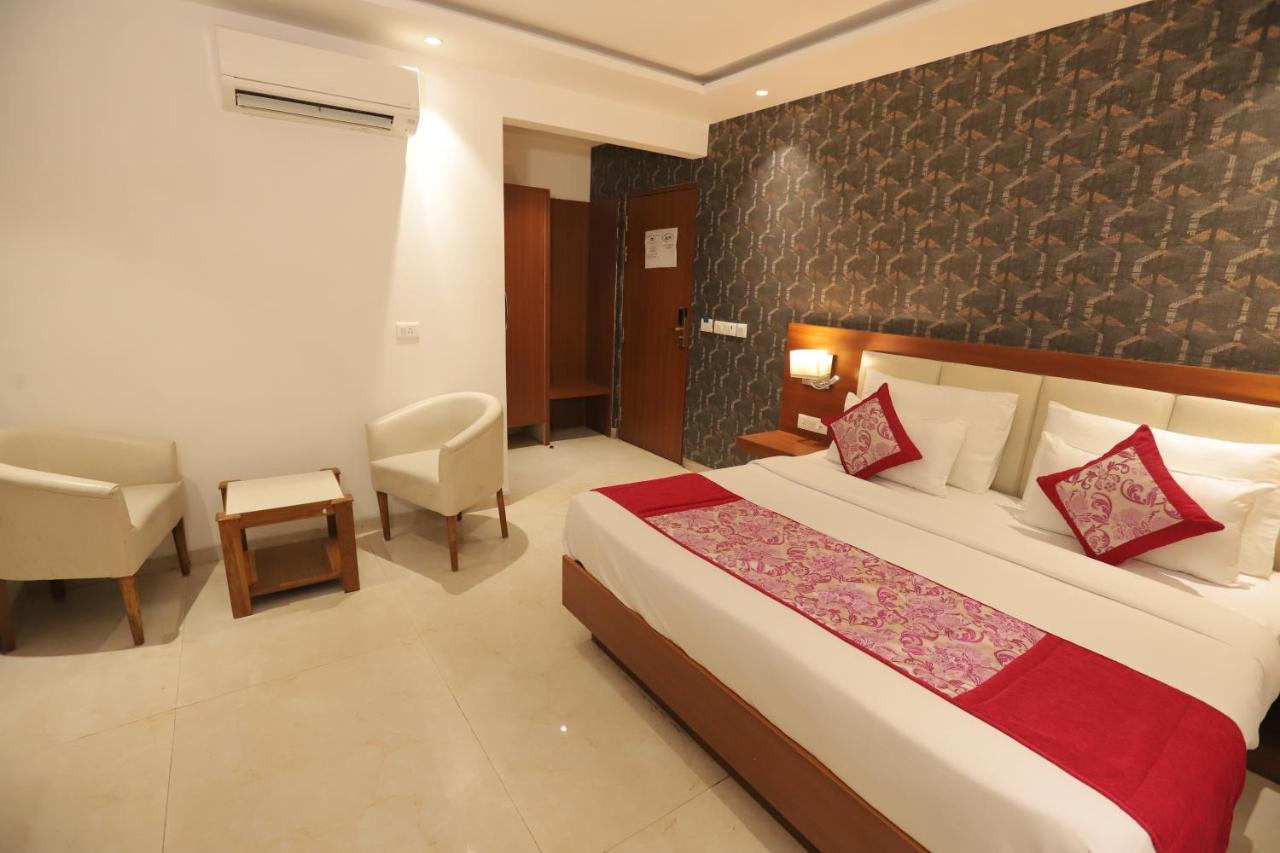Nh Skye Suites New Delhi Exteriör bild
