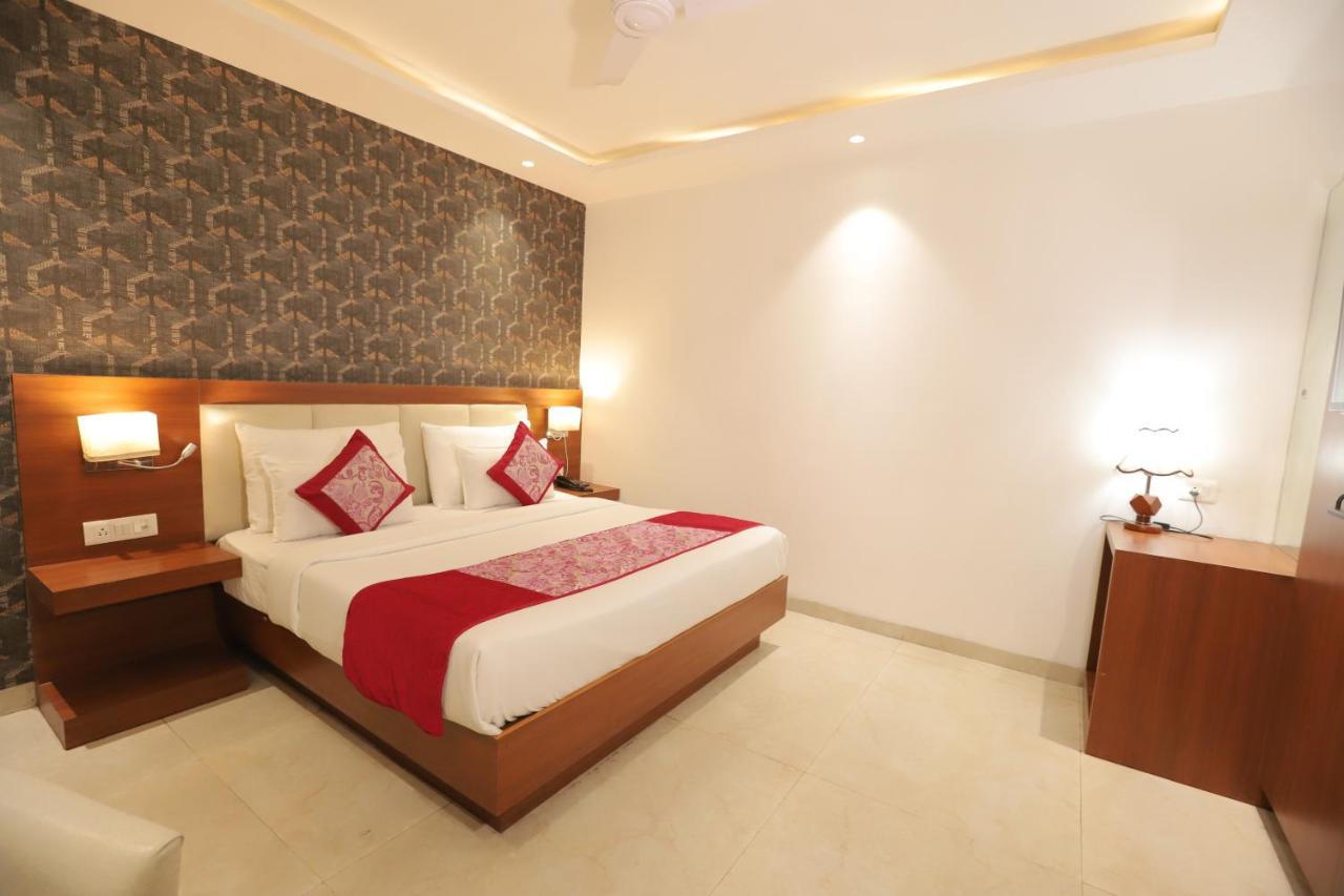 Nh Skye Suites New Delhi Exteriör bild